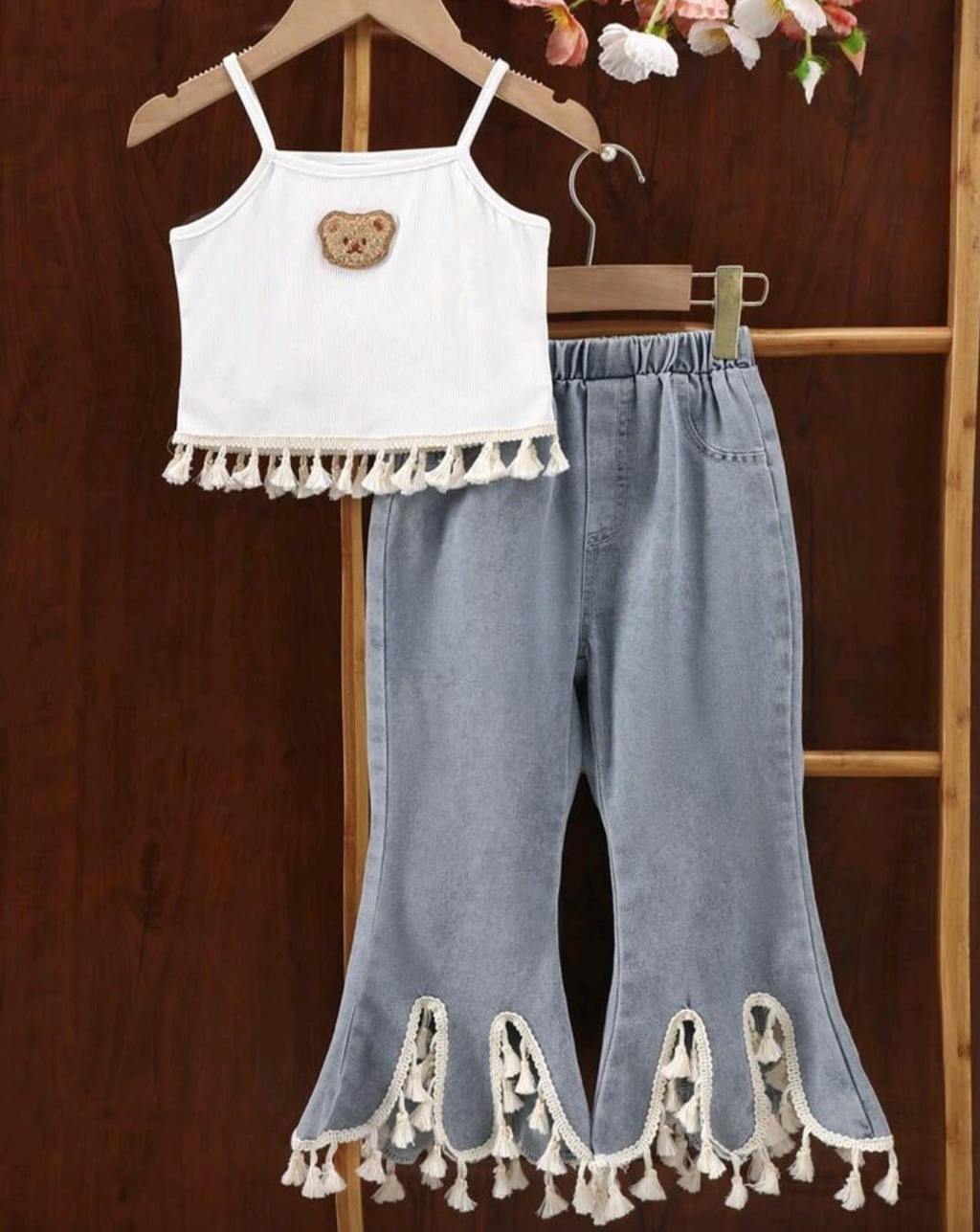 Conjunto Blusa Teddy y Pantalón Campana