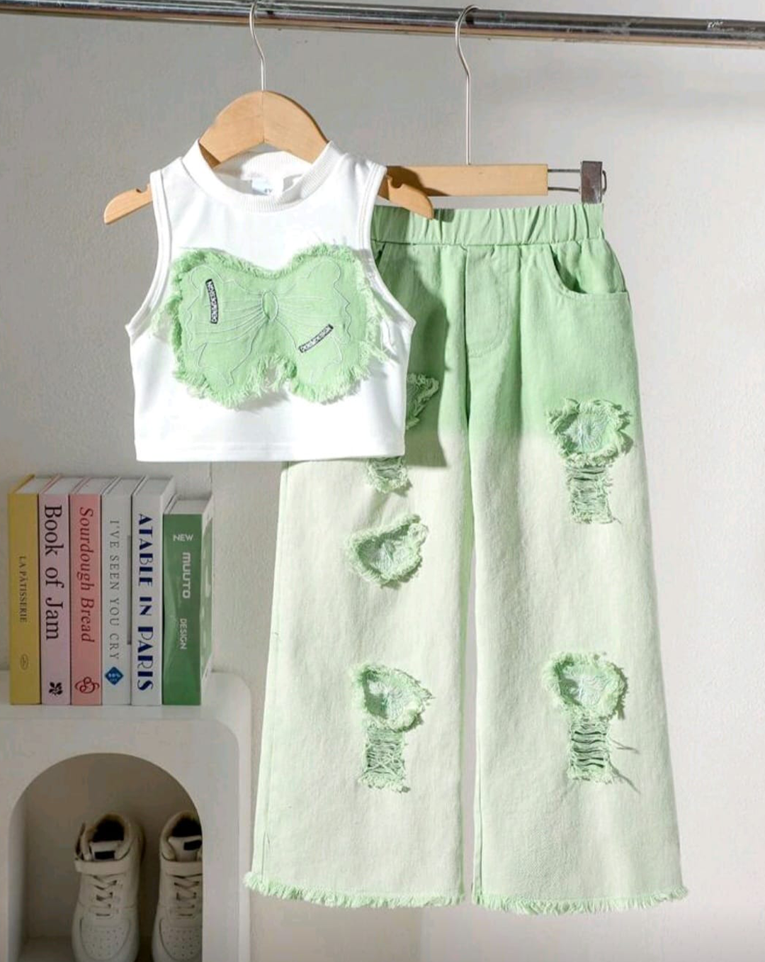 Conjunto Blusa Mariposa y Pantalón