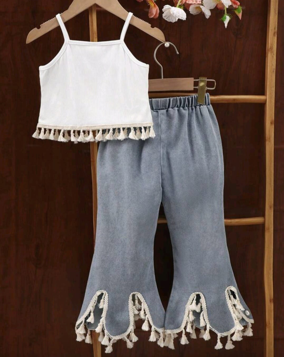 Conjunto Blusa Teddy y Pantalón Campana