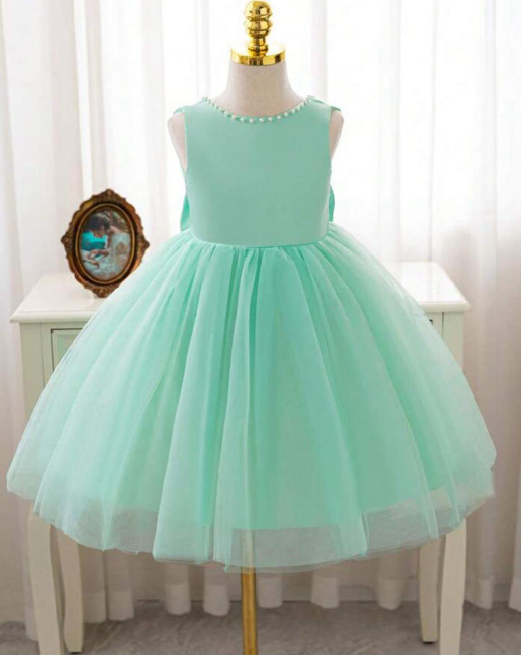 Vestido Princesa Satín Con Lazo y Perlas