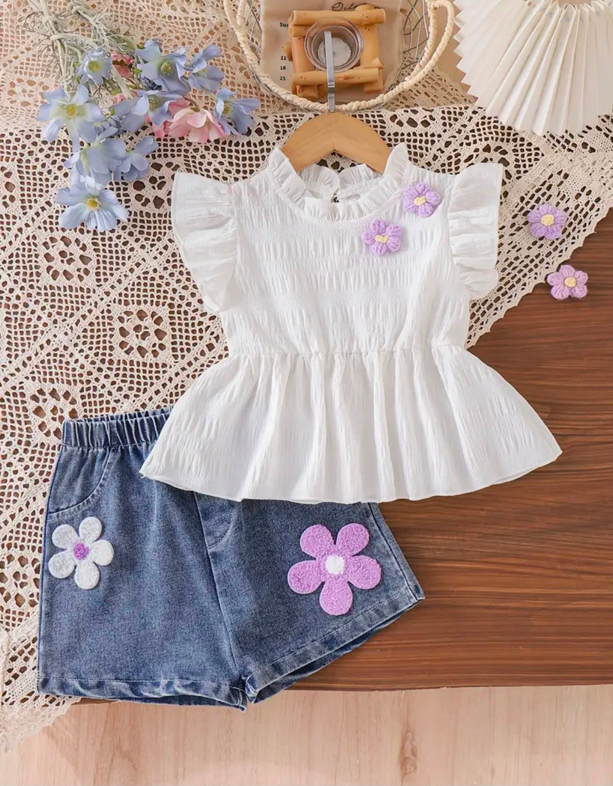 Conjunto Primavera Floral: Blusa Peplum y Short Denim